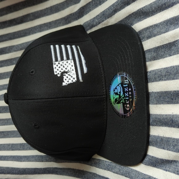 Trucker style snap back USA/Washington Grizzly Lids cap NWOT - Picture 1 of 3